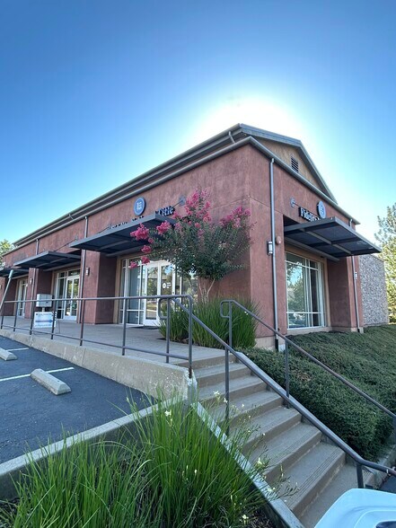 4280 Golden Center Dr, Placerville, CA à vendre - Photo de l’immeuble – Image 2 sur 14