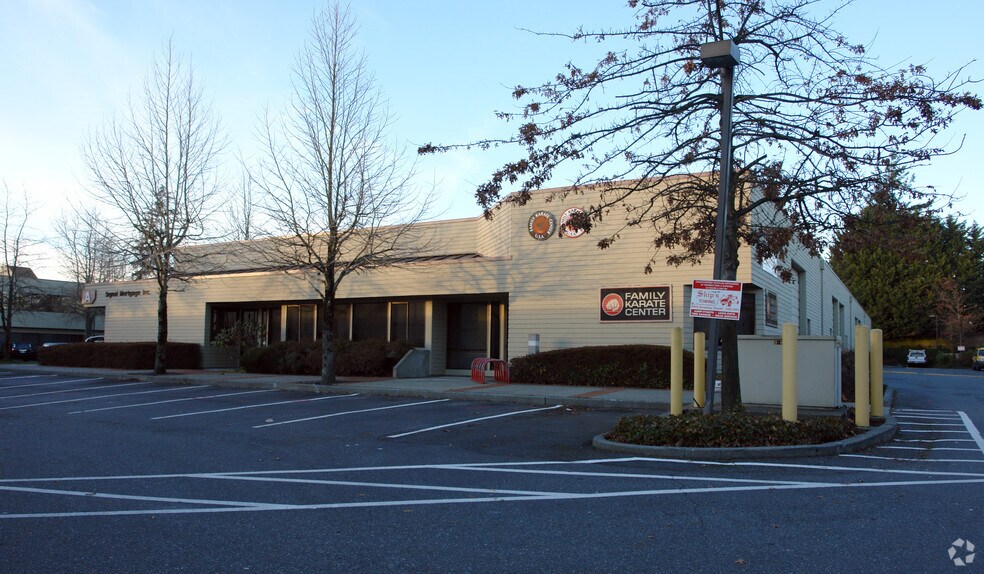 909 SE Everett Mall Way, Everett, WA à vendre - Photo de l’immeuble – Image 3 sur 8