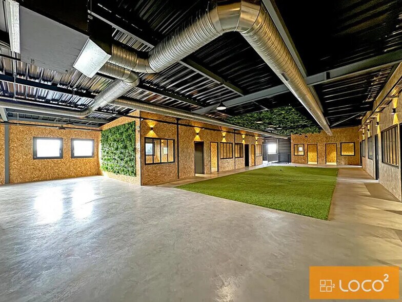 296 Rue Pythagore, Bouloc à louer - Photo de l’immeuble – Image 2 sur 14