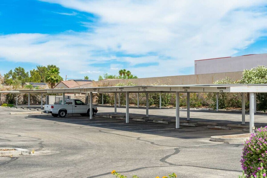 4160 S Pecos Rd, Las Vegas, NV à louer - Photo de l’immeuble – Image 2 sur 5
