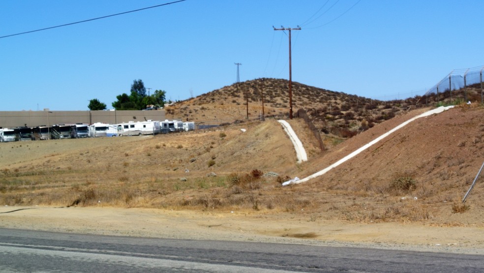 Camino Del Norte, Lake Elsinore, CA à louer - Photo de l’immeuble – Image 3 sur 13