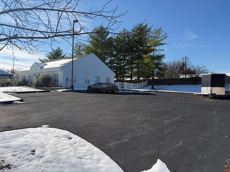 1380 Triad Center Dr, Saint Peters, MO à louer - Photo de l’immeuble – Image 2 sur 14