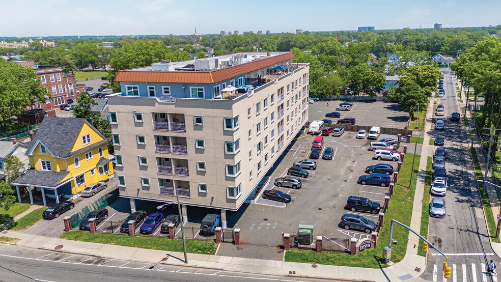 148 Greenwich St, Hempstead, NY à vendre - Photo de l’immeuble – Image 3 sur 7