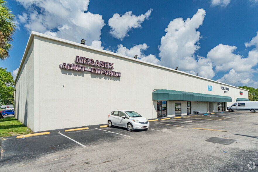 5611 N State Road 7, Fort Lauderdale, FL à louer - Photo principale – Image 1 sur 10