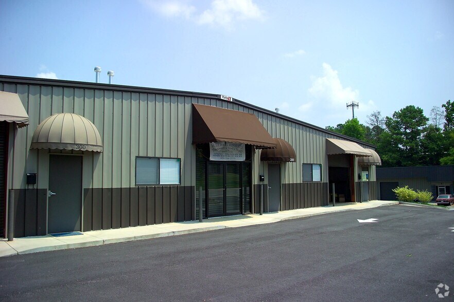4550 Lewis Rd, Stone Mountain, GA à louer - Photo de l’immeuble – Image 2 sur 3
