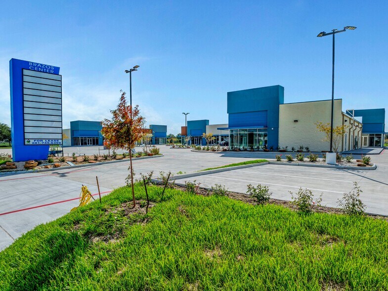 1821 BF Terry Blvd, Rosenberg, TX à louer - Photo de l’immeuble – Image 3 sur 24