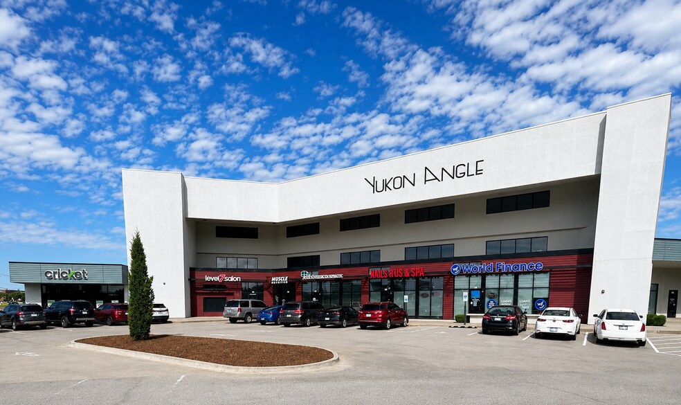 1010 Garth Brooks Blvd, Yukon, OK à louer - Photo de l’immeuble – Image 1 sur 9