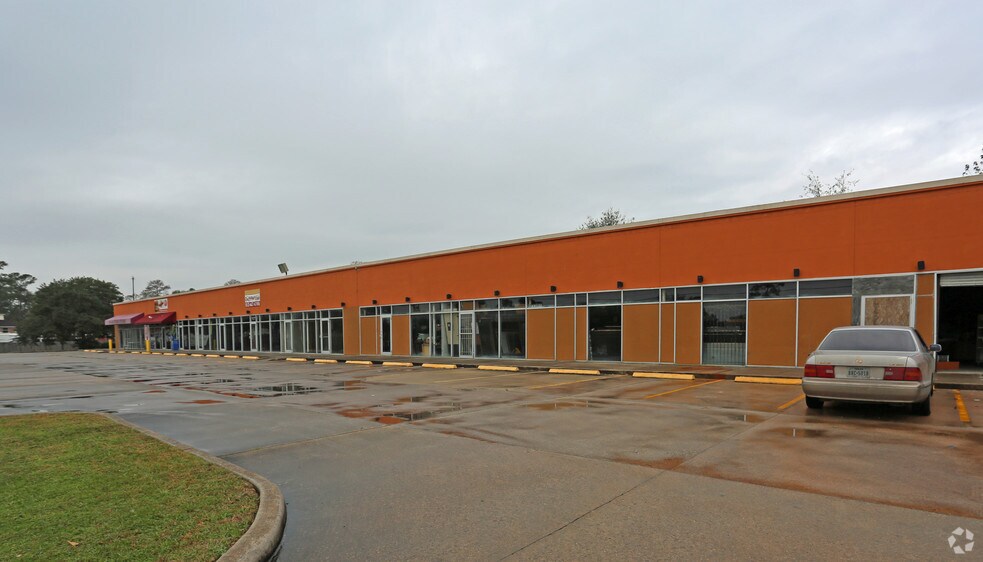 804 Gladstell Rd, Conroe, TX à louer - Photo de l’immeuble – Image 3 sur 4