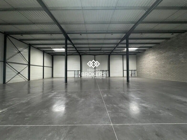 Industriel/Logistique dans Le Mesnil-Amelot à louer - Photo de l’immeuble – Image 1 sur 2