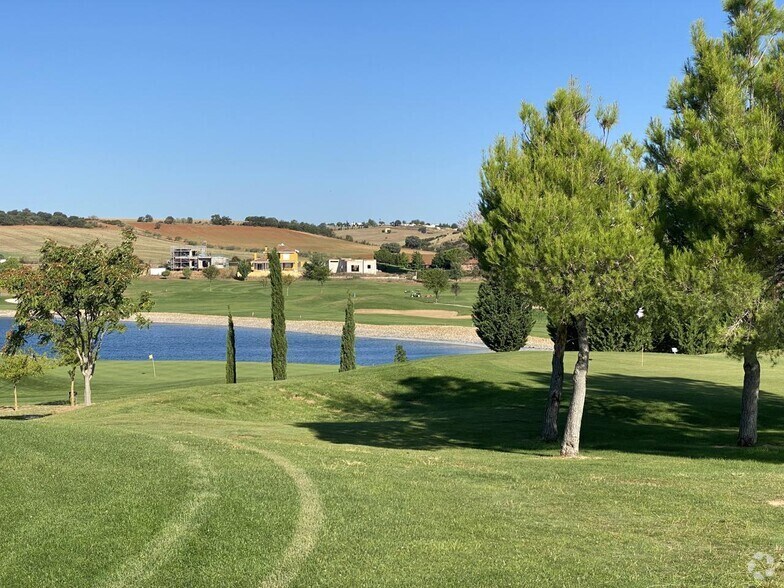 Terrain dans Cabanillas del Campo, Guadalajara à vendre - Photo de l’immeuble – Image 3 sur 15