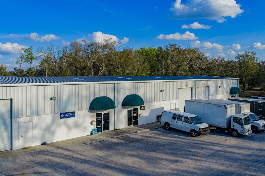 2711 Airport Rd, Plant City, FL à louer - Photo de l’immeuble – Image 2 sur 6