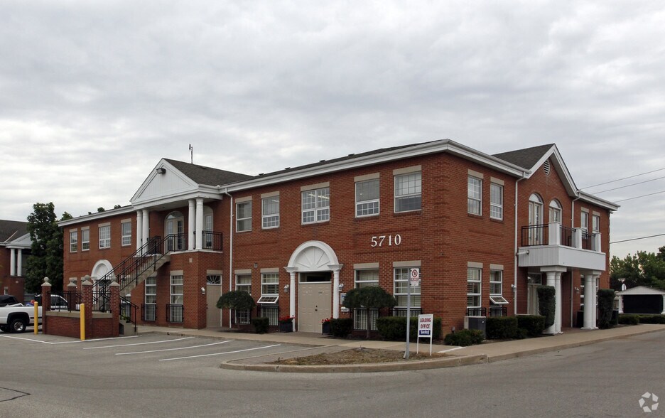 5710 Timberlea Blvd, Mississauga, ON à louer - Photo de l’immeuble – Image 2 sur 2