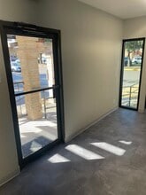 652 N Houston Ave, New Braunfels, TX à louer Photo de l’immeuble– Image 2 sur 8