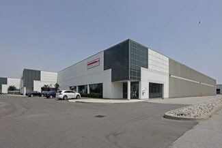 Plus de détails pour 380 Courtneypark Dr E, Mississauga, ON - Bureau à louer
