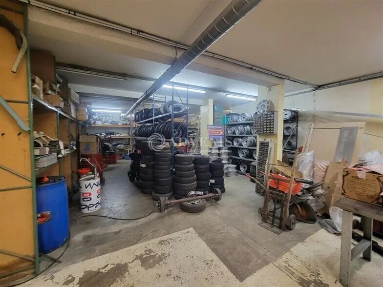 Local d’activités dans Saint-Denis à louer - Photo de l’immeuble – Image 3 sur 6