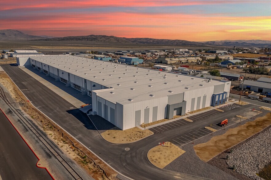 14003 Mount Anderson St, Reno, NV à louer - Photo de l’immeuble – Image 3 sur 13