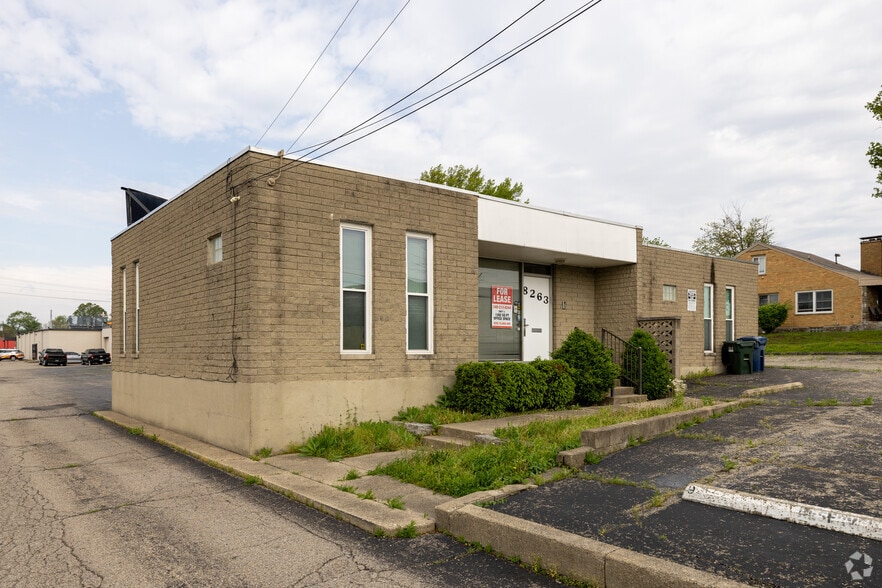 8263 Clara Ave, Cincinnati, OH à louer - Photo de l’immeuble – Image 3 sur 5
