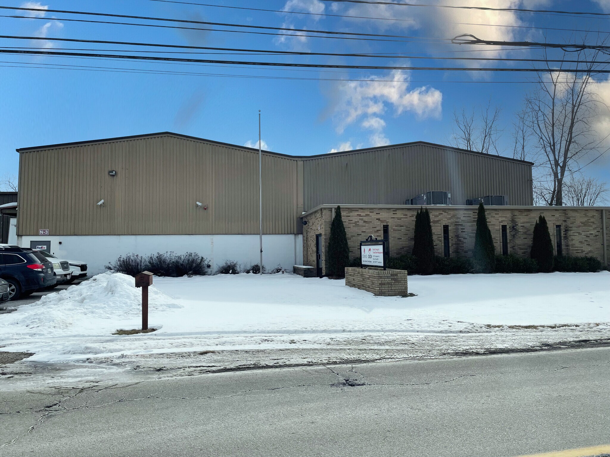 41515 Schadden Rd, Elyria, OH à louer Photo de l’immeuble– Image 1 sur 4