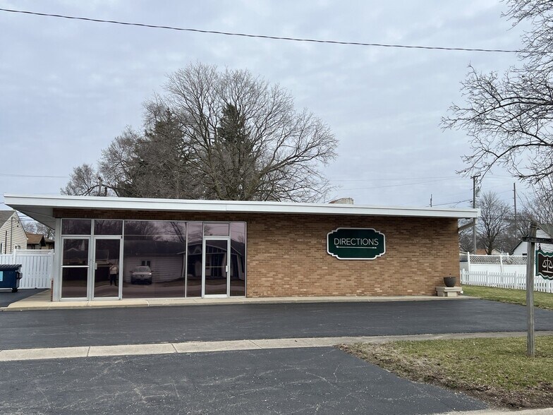 103 E 3rd St, Aroma Park, IL à vendre - Photo de l’immeuble – Image 1 sur 24