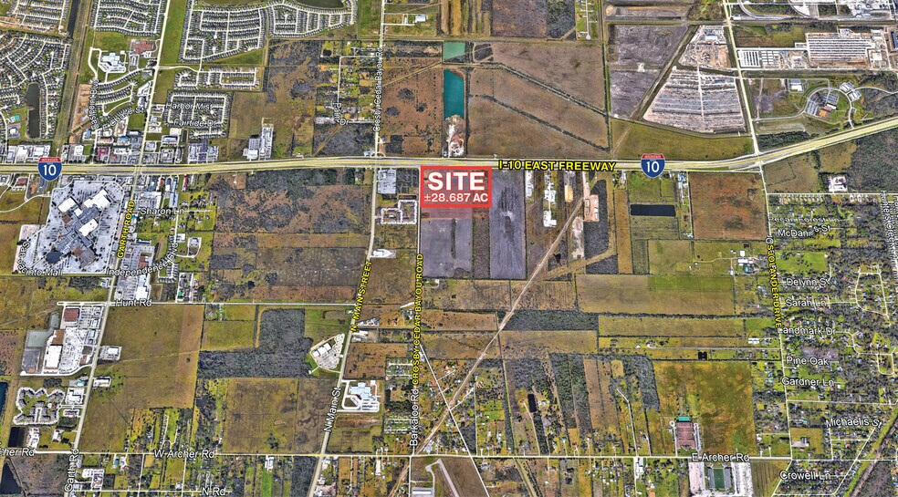 0 East Freeway, Baytown, TX à vendre - Photo de l’immeuble – Image 3 sur 3