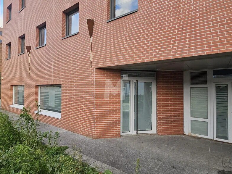 Local commercial dans Évry-Courcouronnes à louer - Photo de l’immeuble – Image 1 sur 10