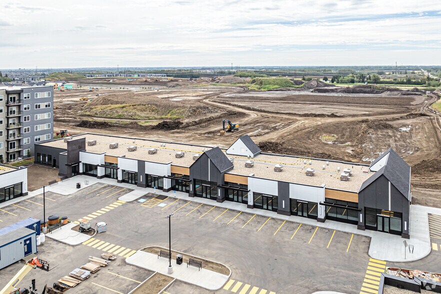 5335 Edgemont Blvd NW, Edmonton, AB à vendre - Aérien – Image 2 sur 4