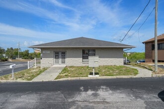 7125 Mariner Blvd, Spring Hill, FL à louer Photo de l’immeuble– Image 2 sur 50