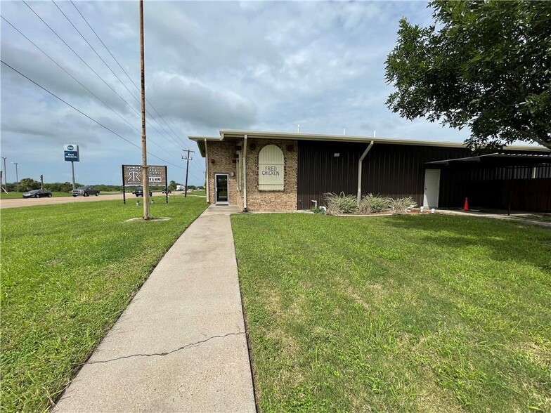 1002 Victoria, Refugio, TX à vendre - Photo de l’immeuble – Image 2 sur 40