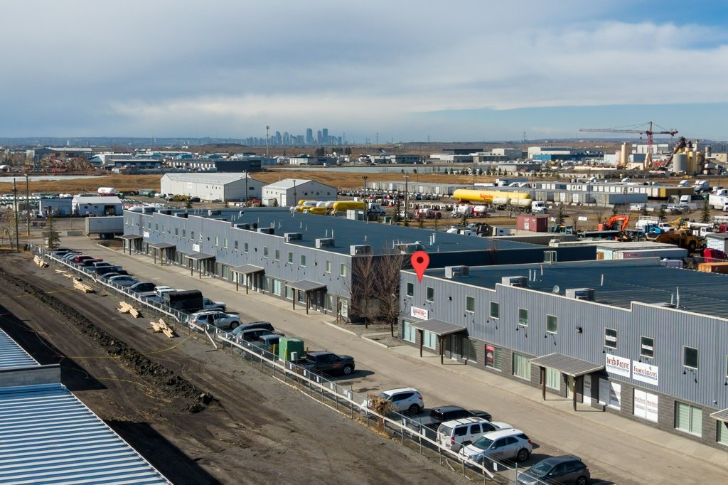 10 Wrangler Pl, Rocky View C, AB à vendre Photo principale– Image 1 sur 14