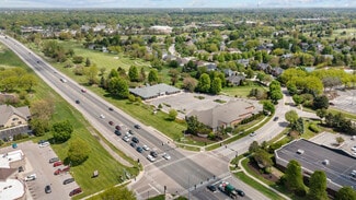 Plus de détails pour 2323 Fargo Blvd, Geneva, IL - Local commercial à vendre