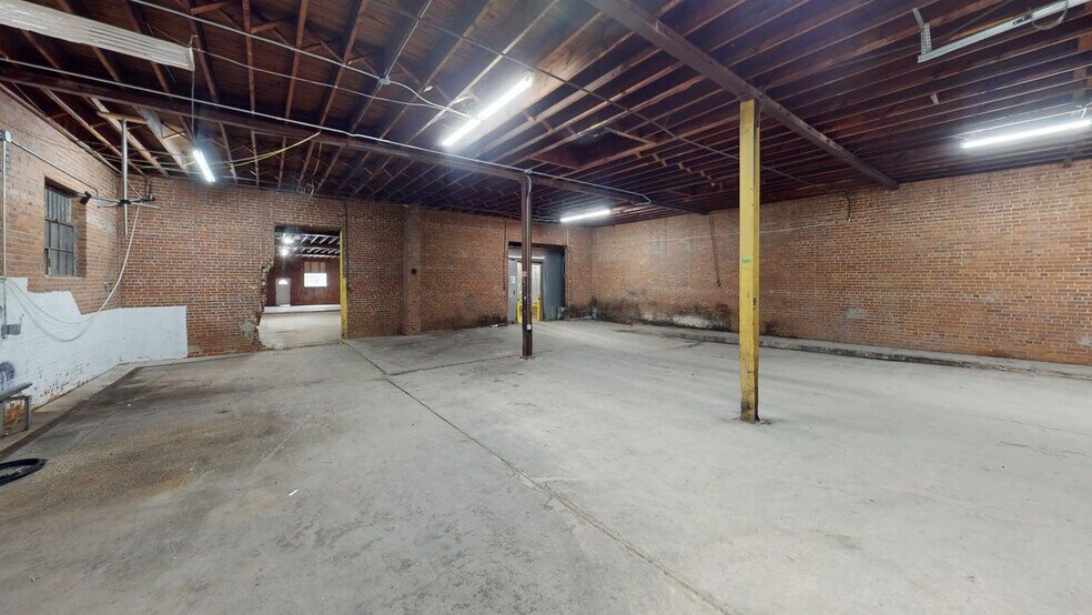 726 Rigsbee Ave, Durham, NC à louer - Photo de l’immeuble – Image 3 sur 11