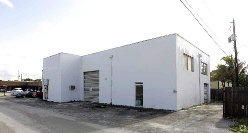 5888 Johnson St, Hollywood, FL à louer - Photo de l’immeuble – Image 3 sur 4