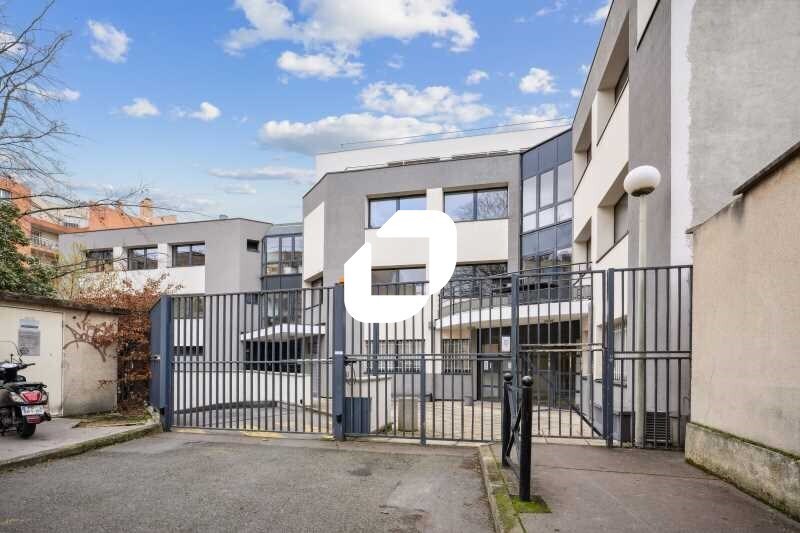 Bureau dans Clichy à louer - Photo de l’immeuble – Image 2 sur 9