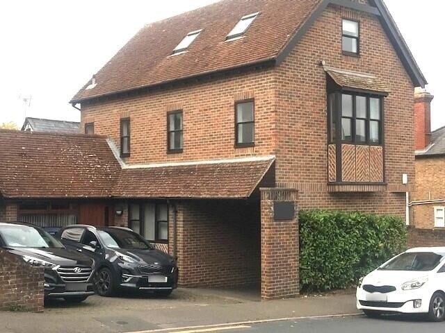 1 Wathen Rd, Dorking à louer Photo de l’immeuble– Image 1 sur 9