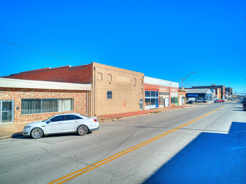 212 W Main St, Shawnee, OK à louer - Photo de l’immeuble – Image 2 sur 67
