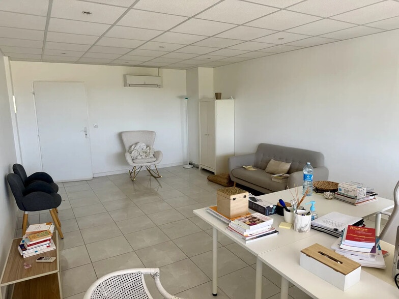7 Rue Agathe, Éguilles à louer - Photo de l’immeuble – Image 3 sur 9