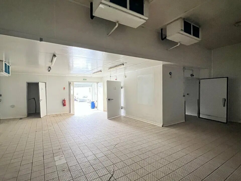 Local d’activités dans Hérouville-Saint-Clair à louer Photo de l’immeuble– Image 1 sur 13