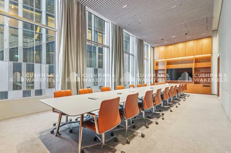 5 Place De La Pyramide, Puteaux à louer Photo de l’immeuble– Image 1 sur 6