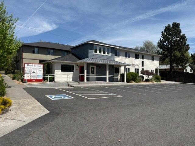 1860 NE 4th St, Bend, OR à louer - Photo de l’immeuble – Image 2 sur 6