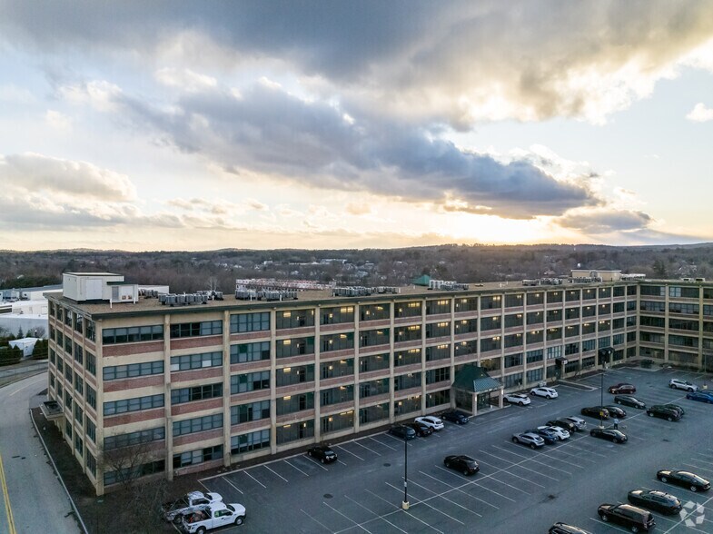 1 Sundial Ave, Manchester, NH à vendre - Photo principale – Image 1 sur 33