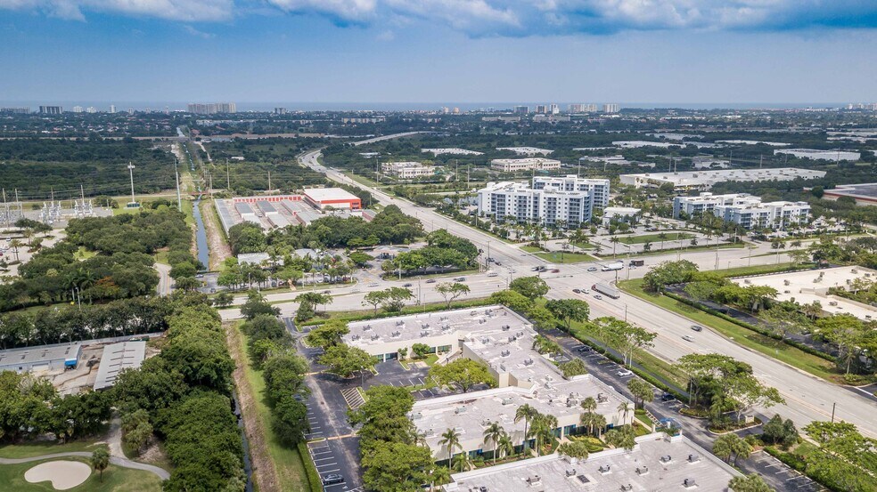 901-925 Clint Moore Rd, Boca Raton, FL à louer - Photo de l’immeuble – Image 3 sur 22