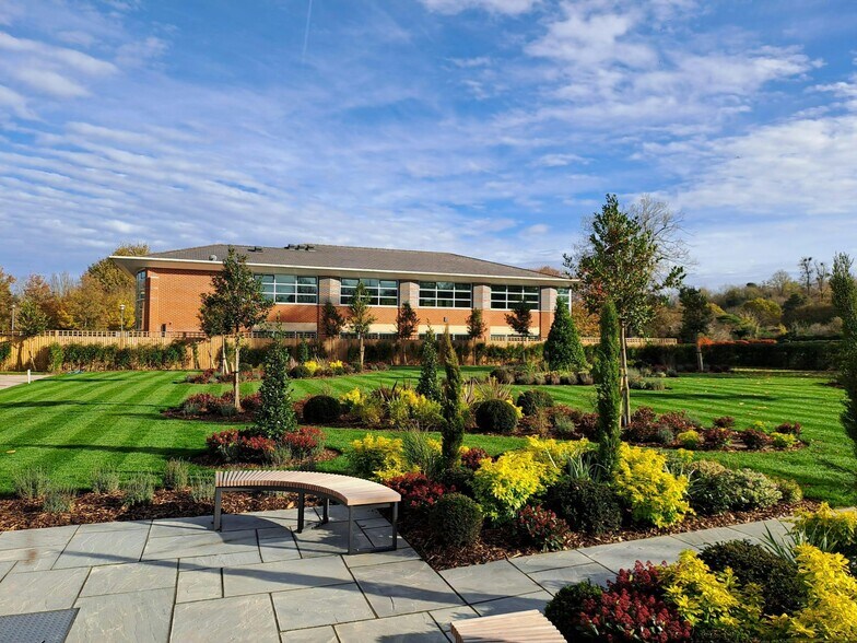 Waltham Rd, Maidenhead à louer - Photo de l’immeuble – Image 1 sur 12