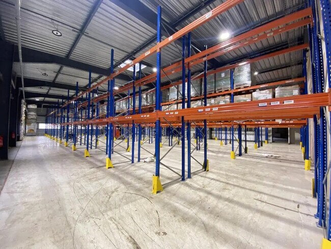 Plus de détails pour Industriel/Logistique à louer