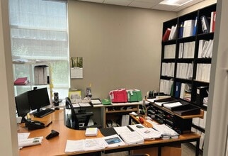 2411 Dollarton Hwy, North Vancouver, BC à louer Photo intérieure– Image 2 sur 4