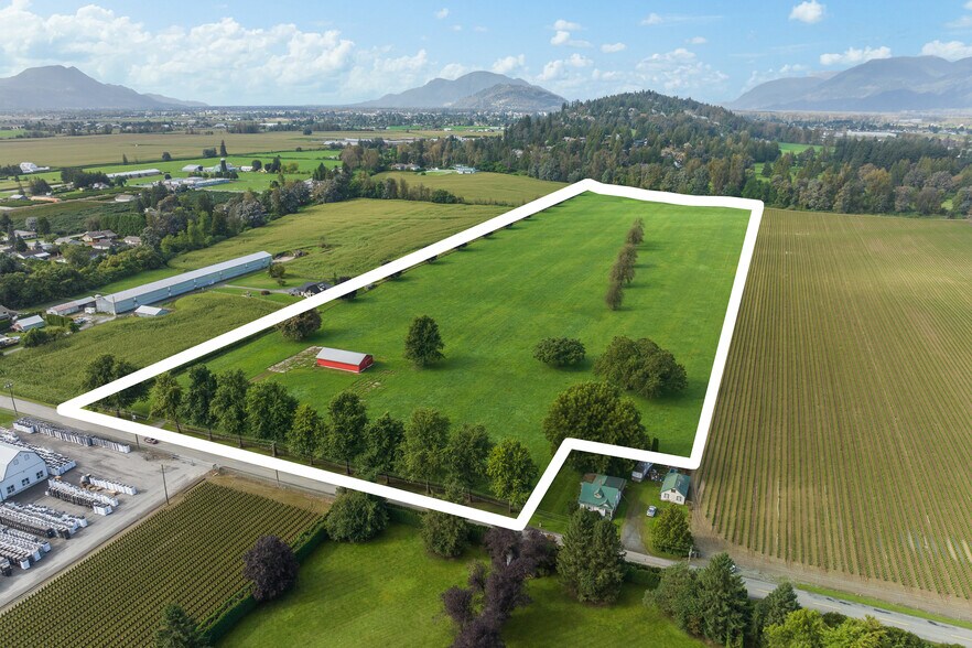 10124 Reeves rd, Chilliwack, BC à vendre - Photo principale – Image 1 sur 17