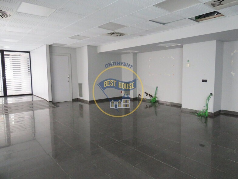 Local commercial dans València à louer - Photo de l’immeuble – Image 2 sur 4