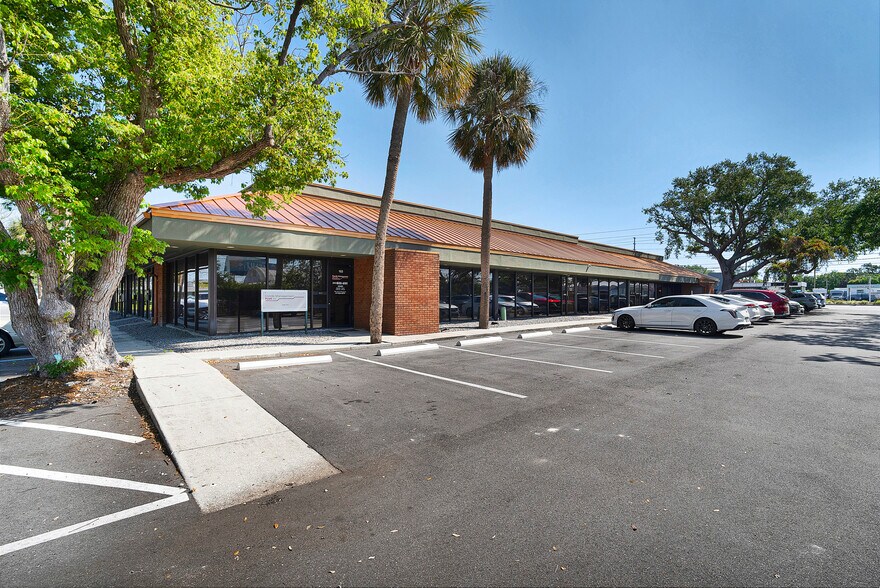 5666 Seminole Blvd, Seminole, FL à vendre - Photo de l’immeuble – Image 2 sur 44