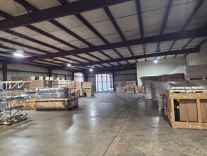 1609 Frank Akers Rd, Anniston, AL à louer Photo intérieure– Image 1 sur 4