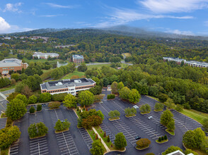 675 Peter Jefferson Pky, Charlottesville, VA à louer Aérien– Image 1 sur 7