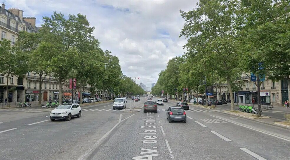 Local commercial dans Paris à louer - Photo de l’immeuble – Image 1 sur 4